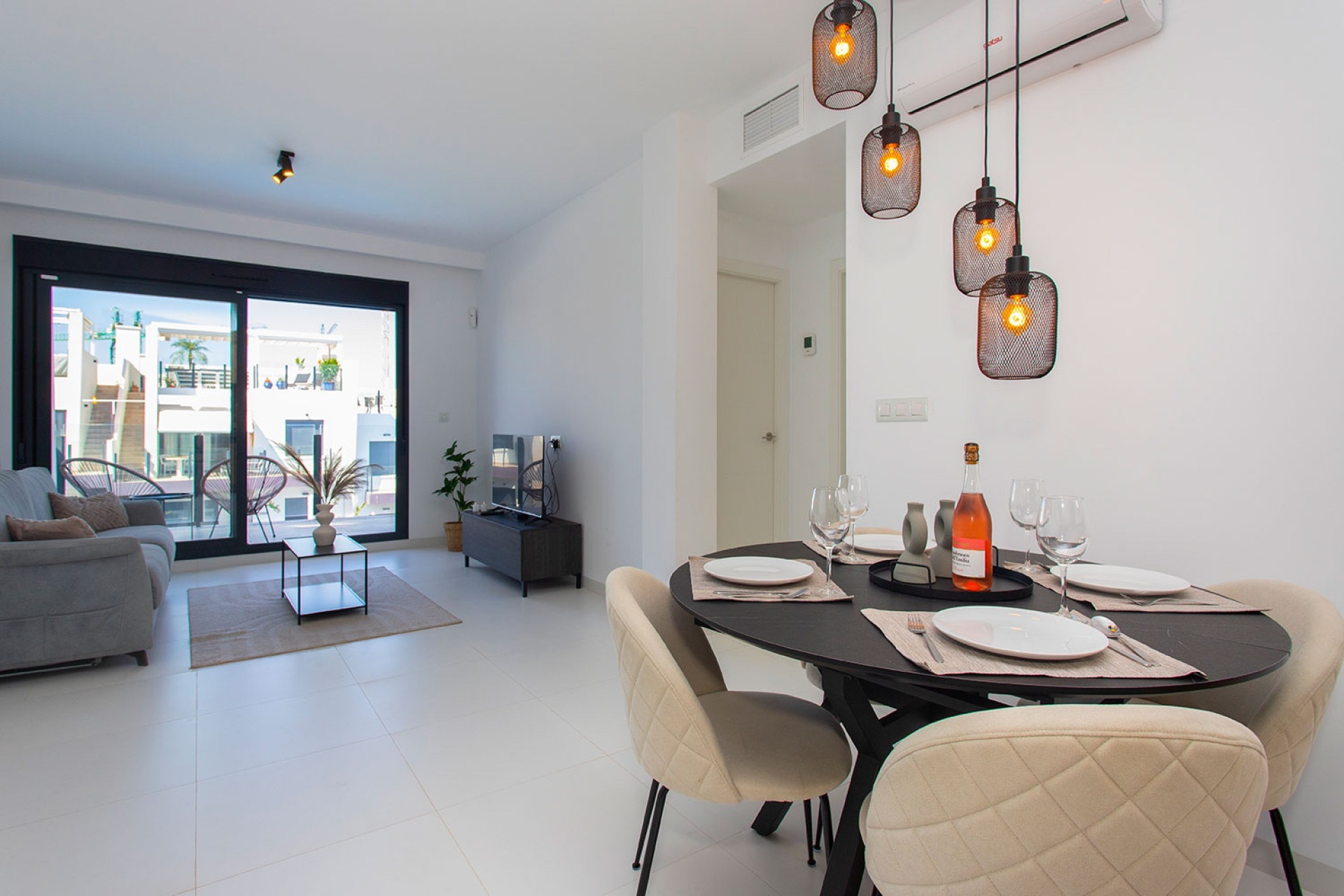 Alquiler a largo plazo - Apartamento / piso - San Miguel de Salinas