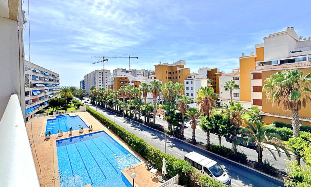 Apartment / flat - Resale - Torrevieja - C-26561