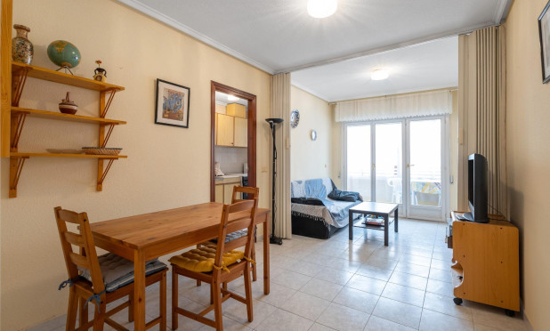 Apartment / flat - Resale - Torrevieja - C-65717