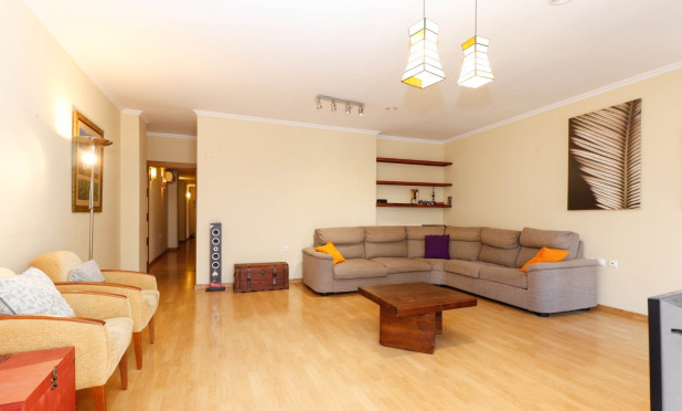 Apartment / flat - Resale - Torrevieja - Center