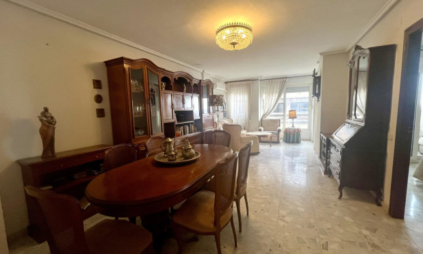 Apartment / flat - Resale - Torrevieja - Centro