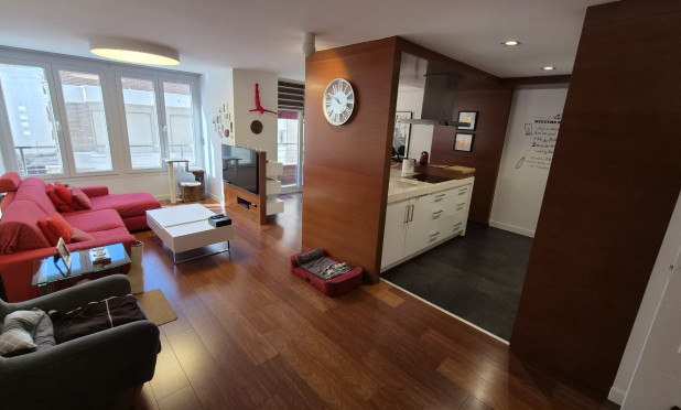 Apartment / flat - Resale - Torrevieja - Centro