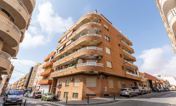 Apartment / flat - Resale - Torrevieja - Centro