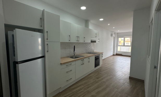Apartment / flat - Resale - Torrevieja - Centro