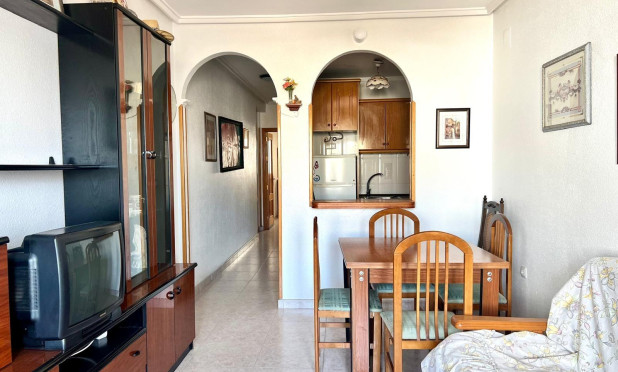 Apartment / flat - Resale - Torrevieja - Centro