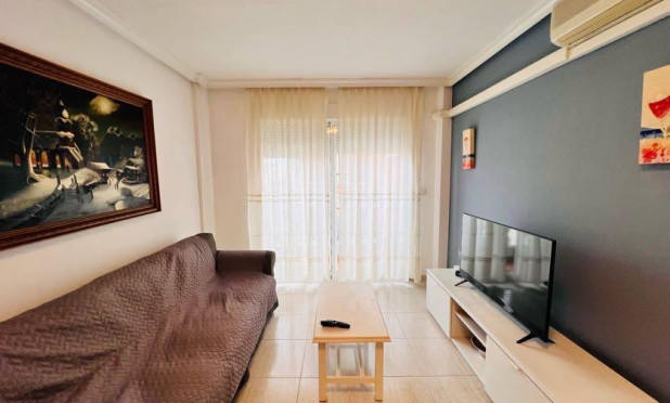 Apartment / flat - Resale - Torrevieja - Centro