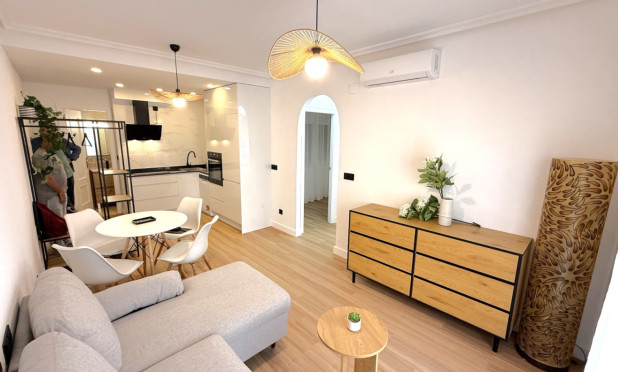 Apartment / flat - Resale - Torrevieja - Costa Blanca Sur