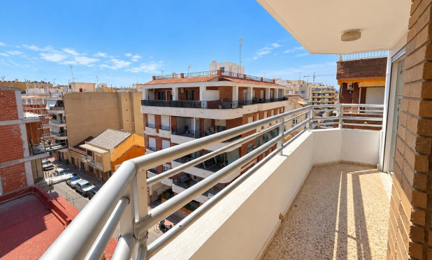 Apartment / flat - Resale - Torrevieja - Playa del Cura
