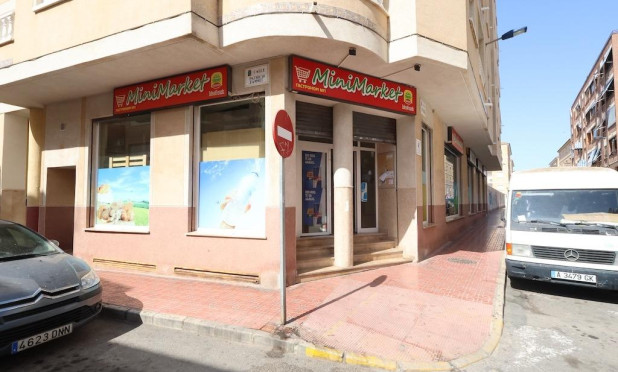 Commercial premises - Odsprzedaż - Torrevieja - Estacion de autobuses