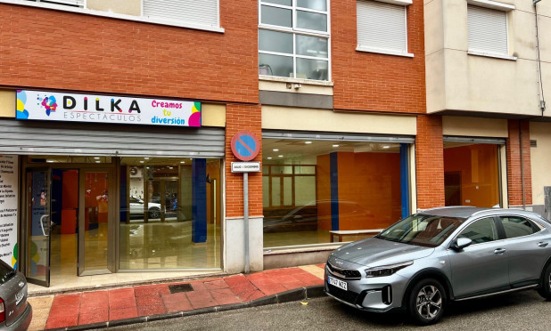 Commercieel - Herverkoop - Beniel - Beniel