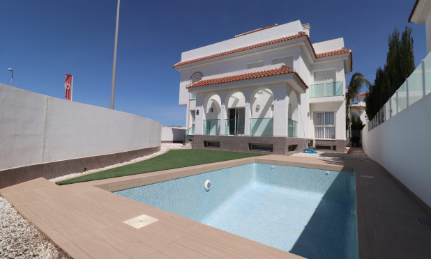 Detached Villa - Herverkoop - Ciudad Quesada - C-32347