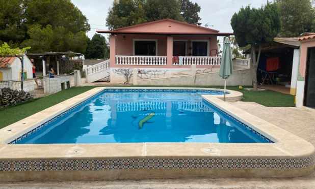 Finca / Country Property - Herverkoop - Montesinos - C-93833