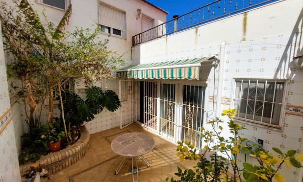 Finca / Landgut - Wiederverkauf - Torrevieja - C-87495
