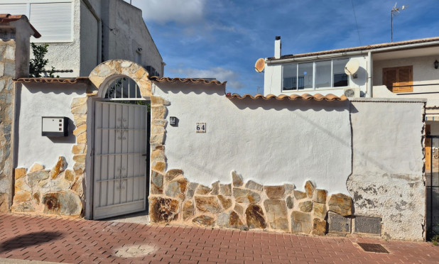 Finca / Nieruchomość wiejska - Odsprzedaż - Torrevieja - Los Balcones