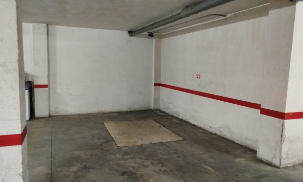 Garage - Herverkoop - Montesinos - Centro