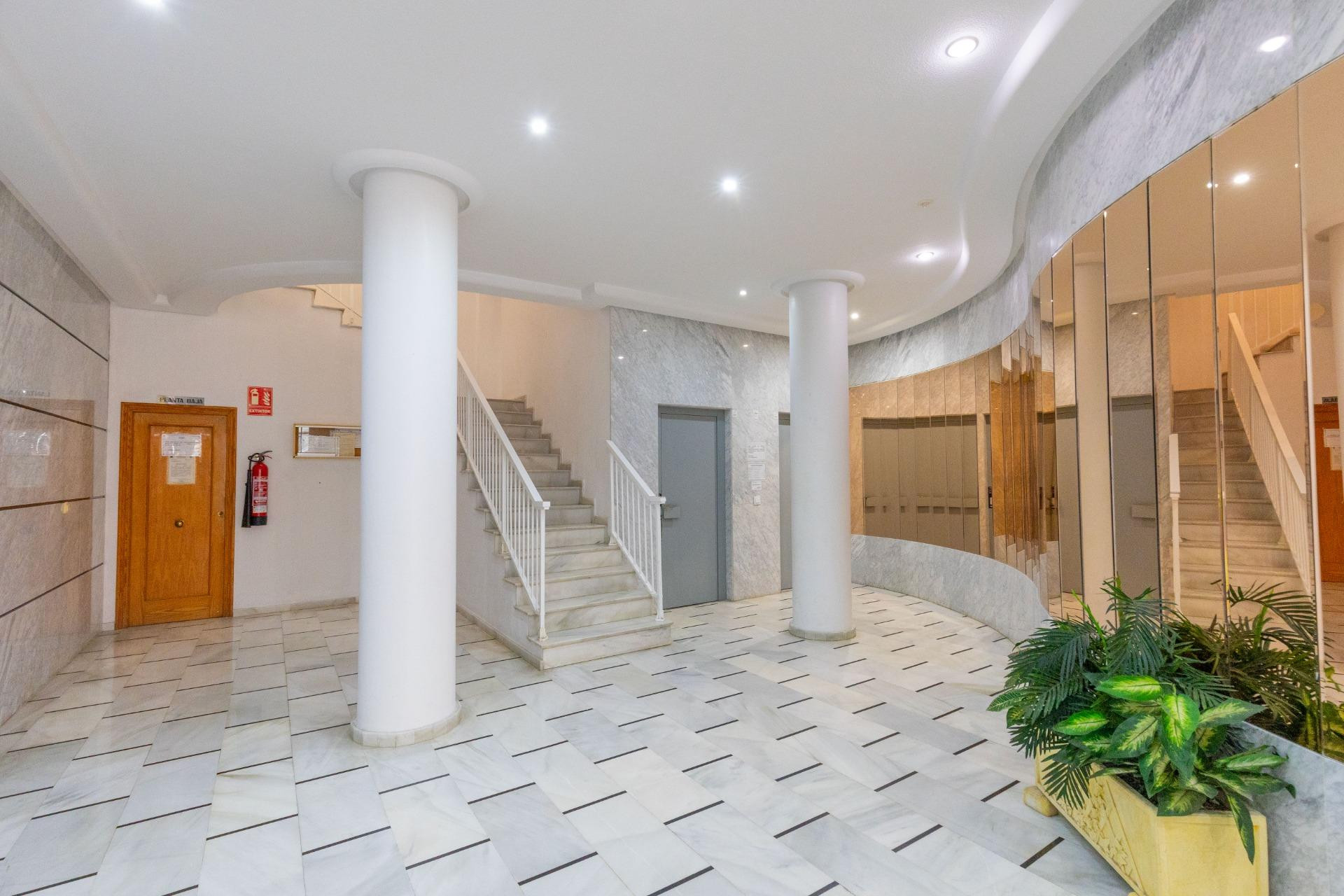 Herverkoop - Appartement / flat - Torrevieja - Playa del Cura