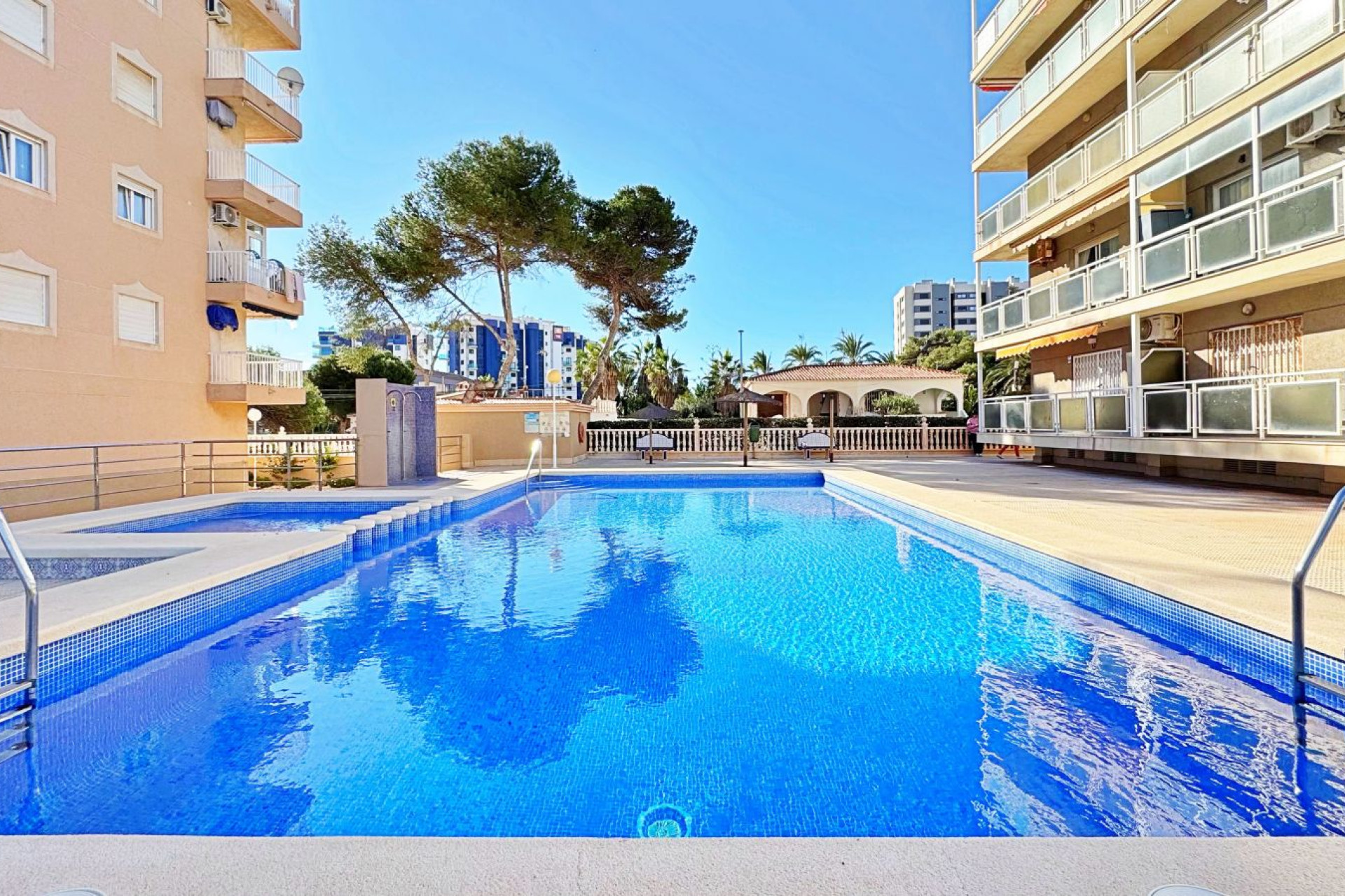 Herverkoop - Appartement / flat - Torrevieja - Rocio del Mar
