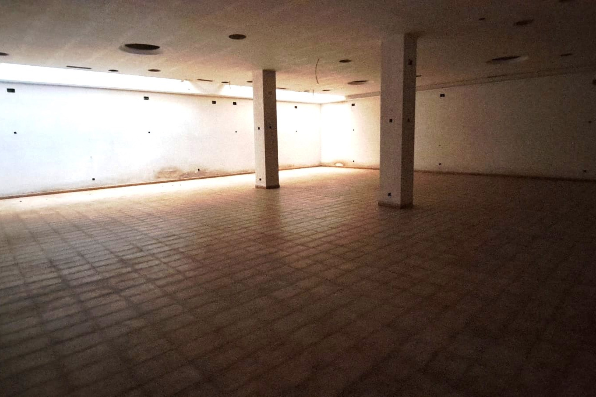 Herverkoop - Commercieel - Gandía - Ciudad