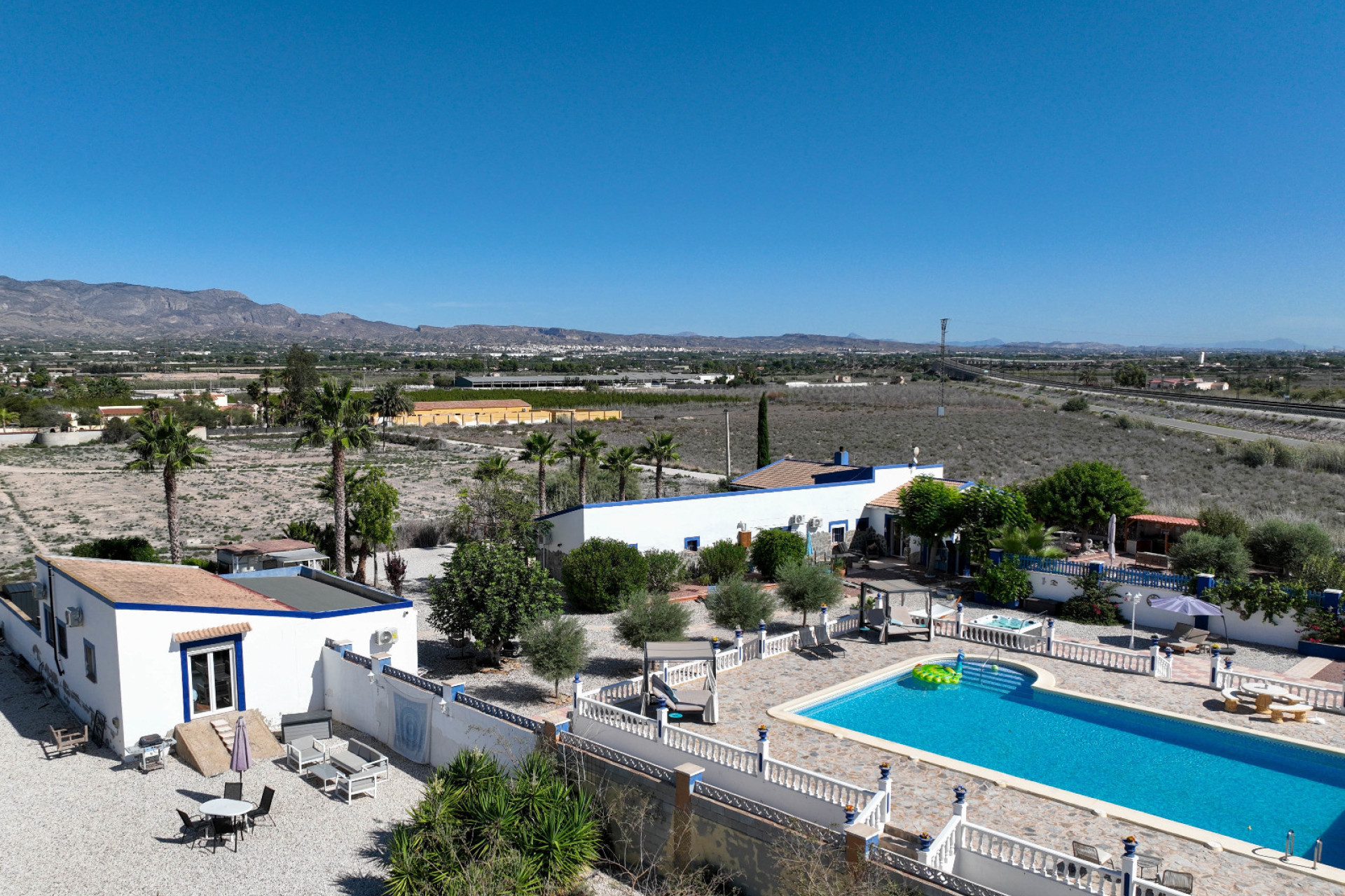 Herverkoop - Finca / Country Property - Crevillente