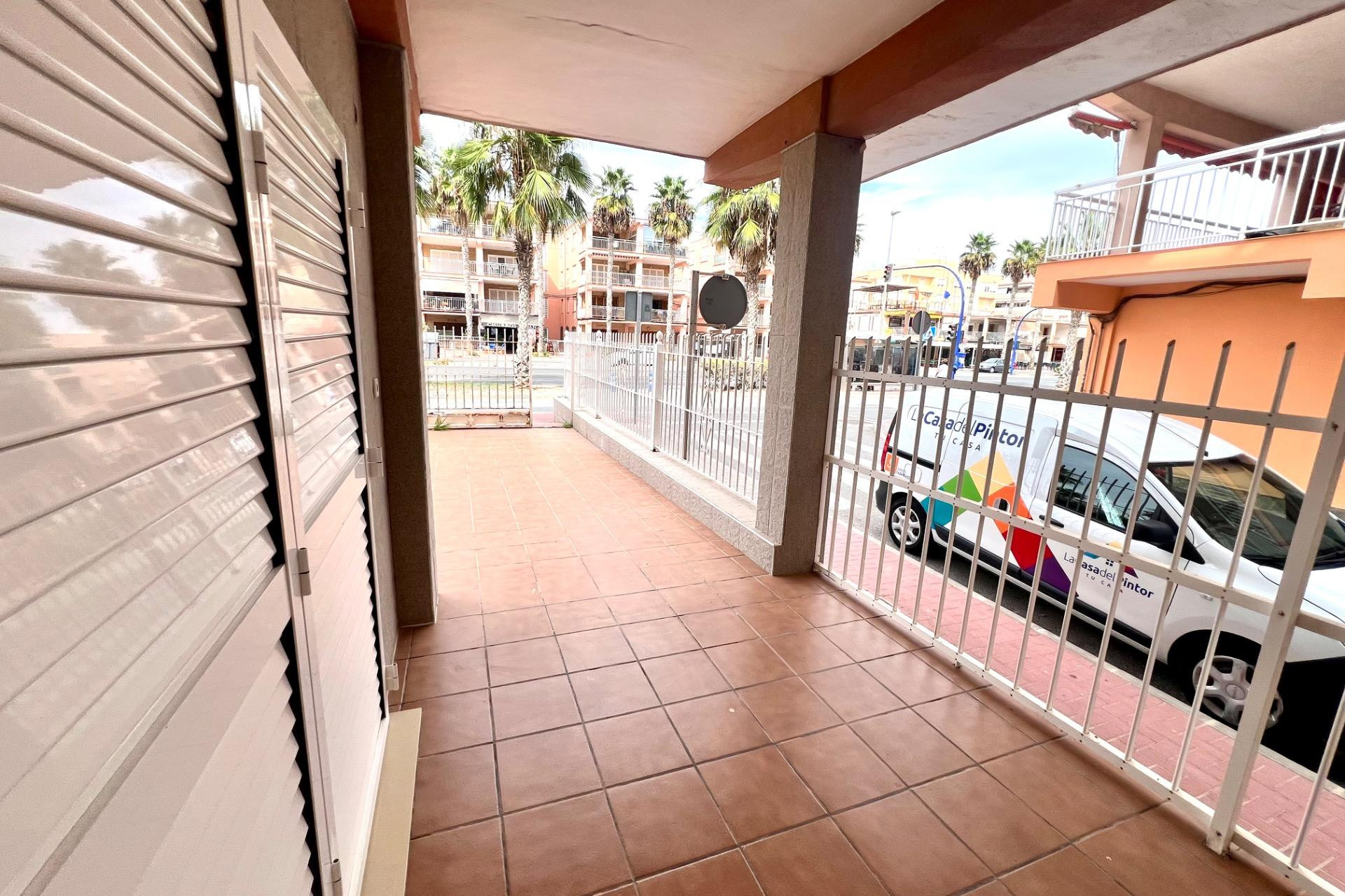 Herverkoop - Ground Floor - Torrevieja - Playa de los Naufragos