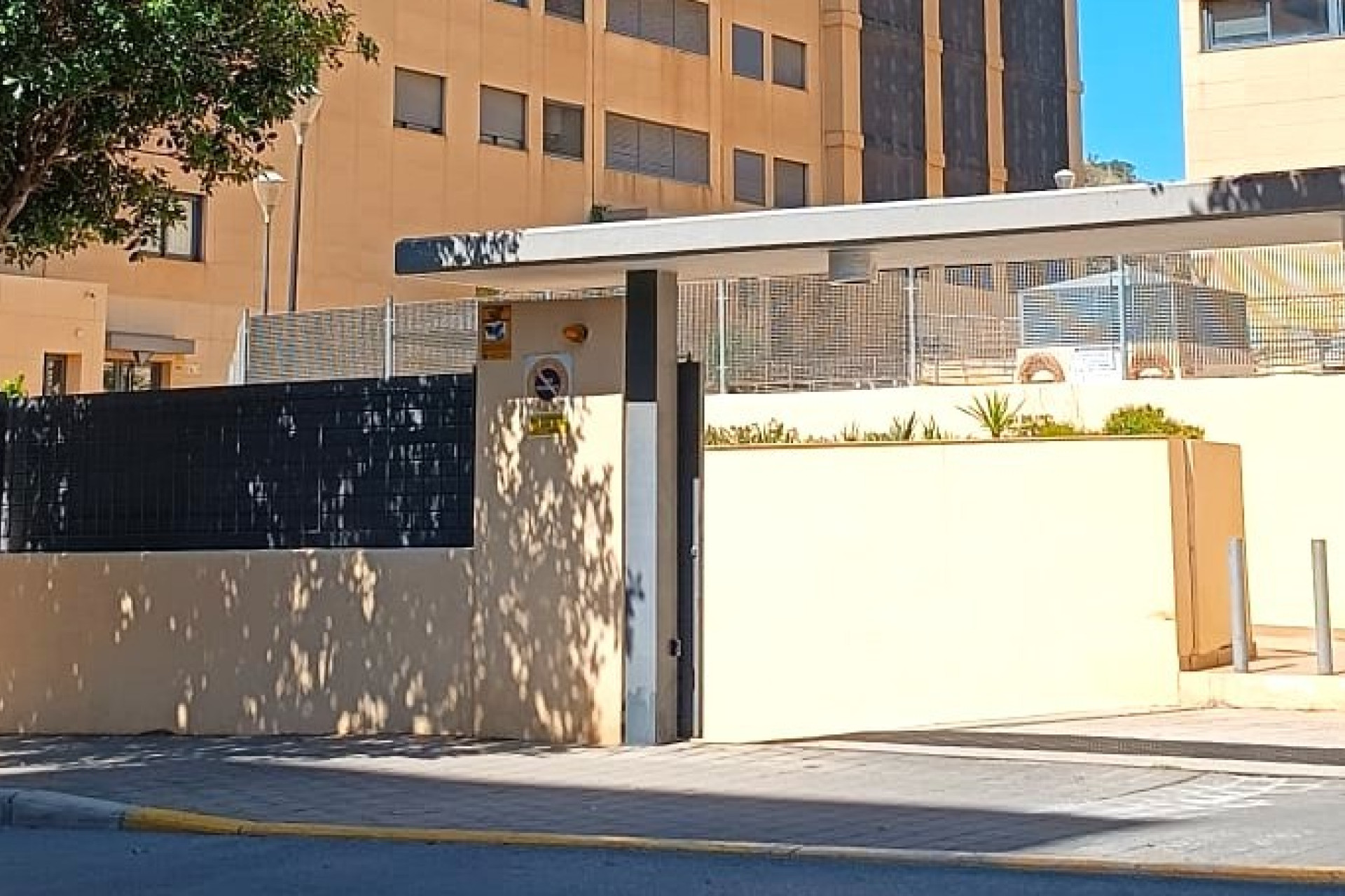 Herverkoop - Parking - Villajoyosa - Cala de Villajoyosa