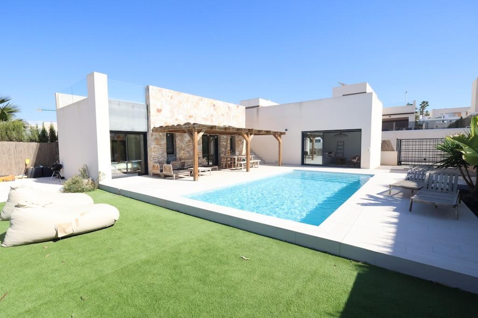 Herverkoop - Villa - Algorfa - Comunidad Valenciana