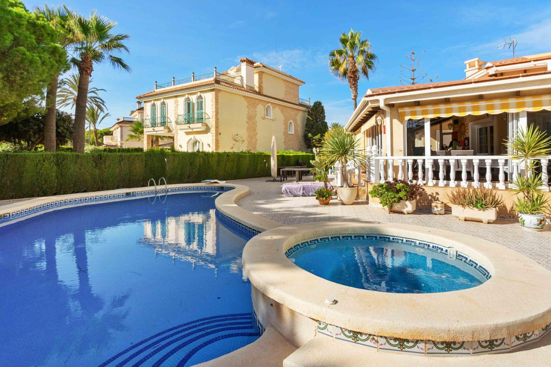 Herverkoop - Villa - Cabo Roig - MUY CERCA DE LA PLAYA