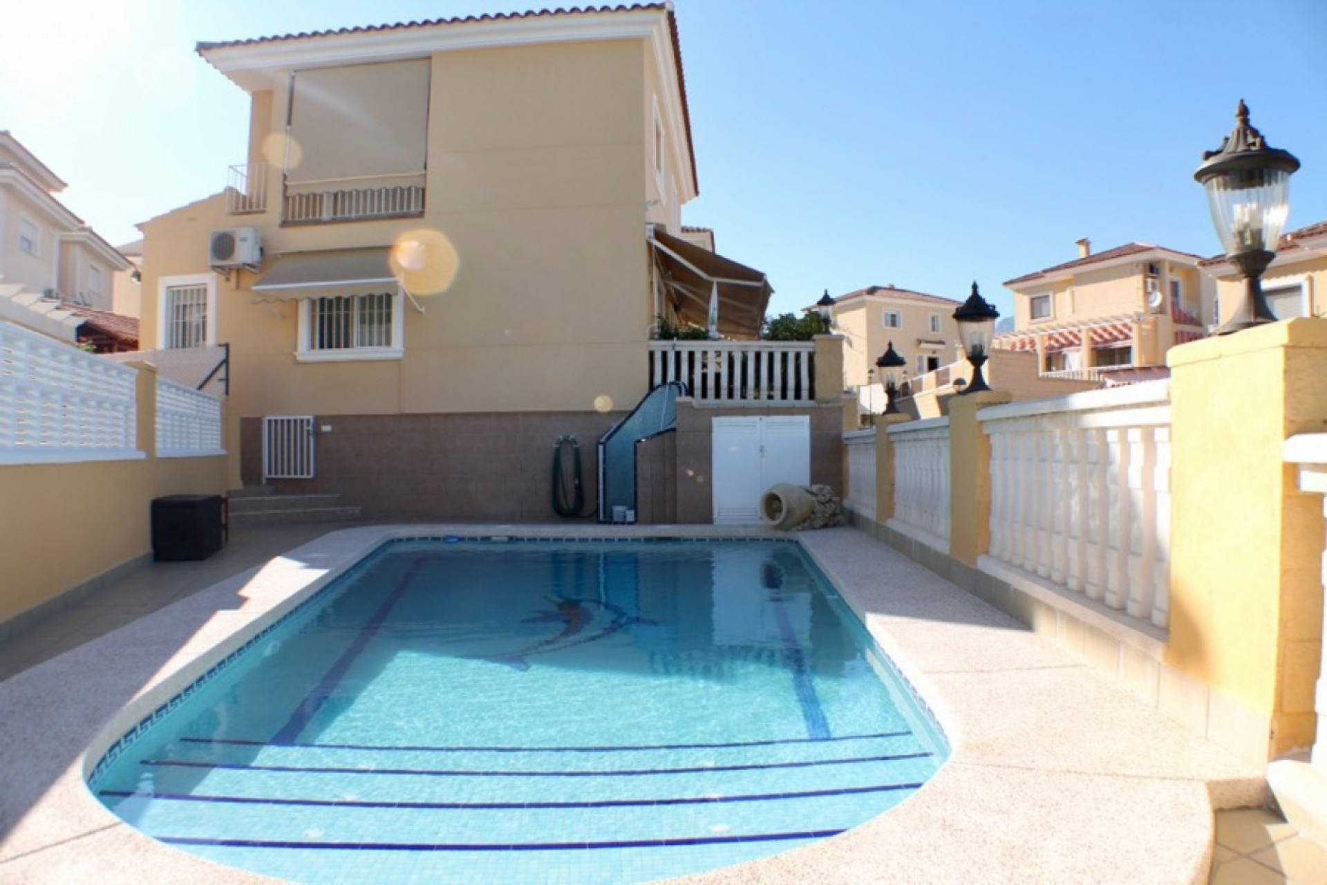 Herverkoop - Villa - La Nucía - Urbanisations