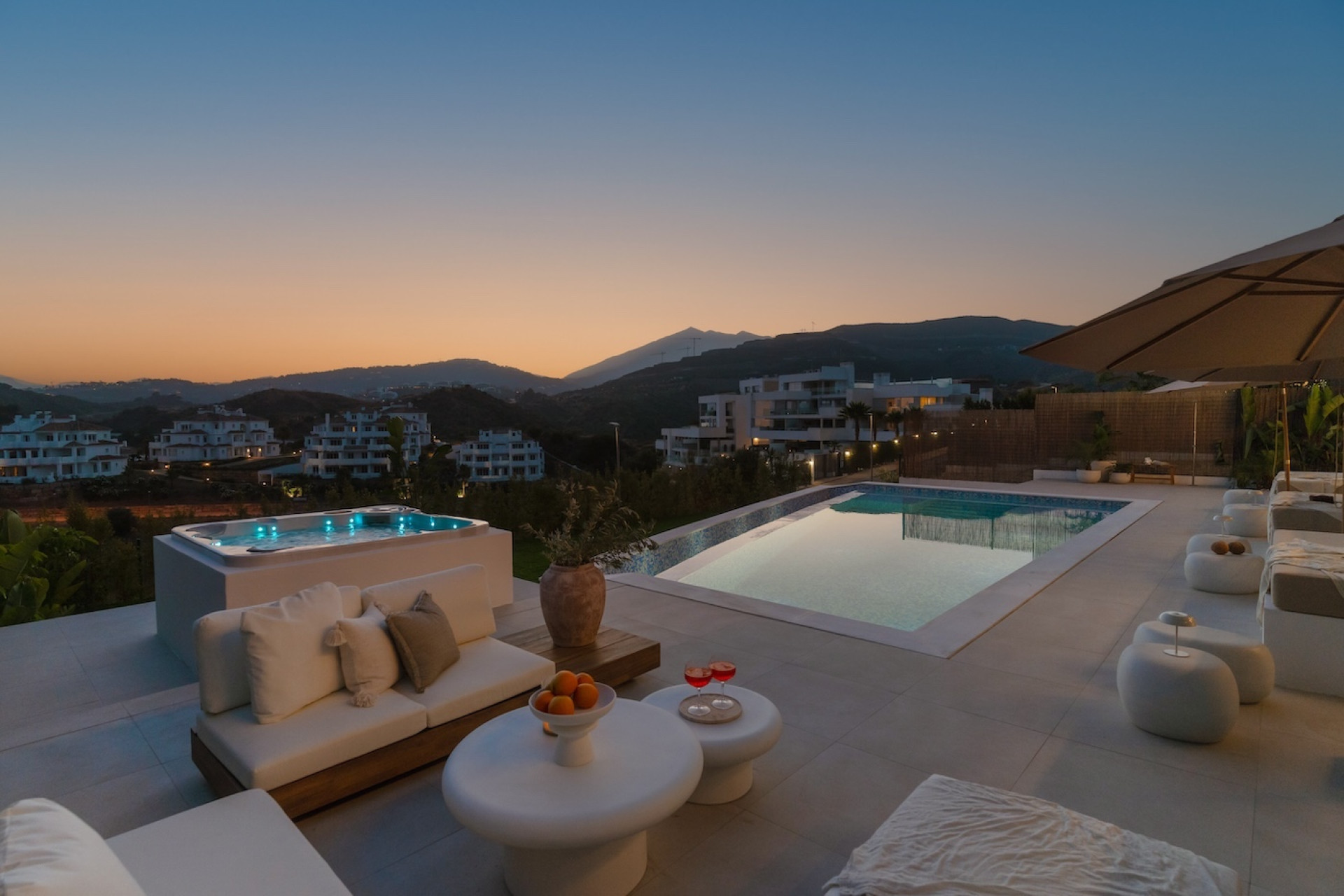 Herverkoop - Villa - Marbella - Nueva Andalucía