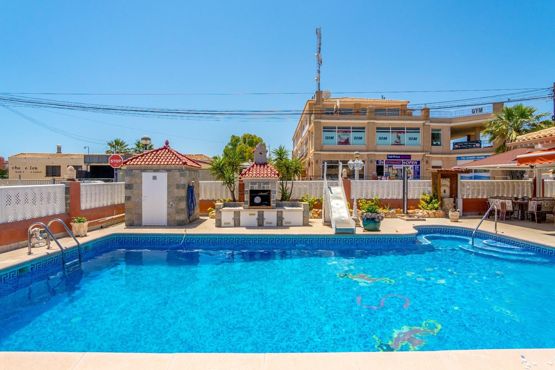 Herverkoop - Villa - Orihuela Costa - Campoamor