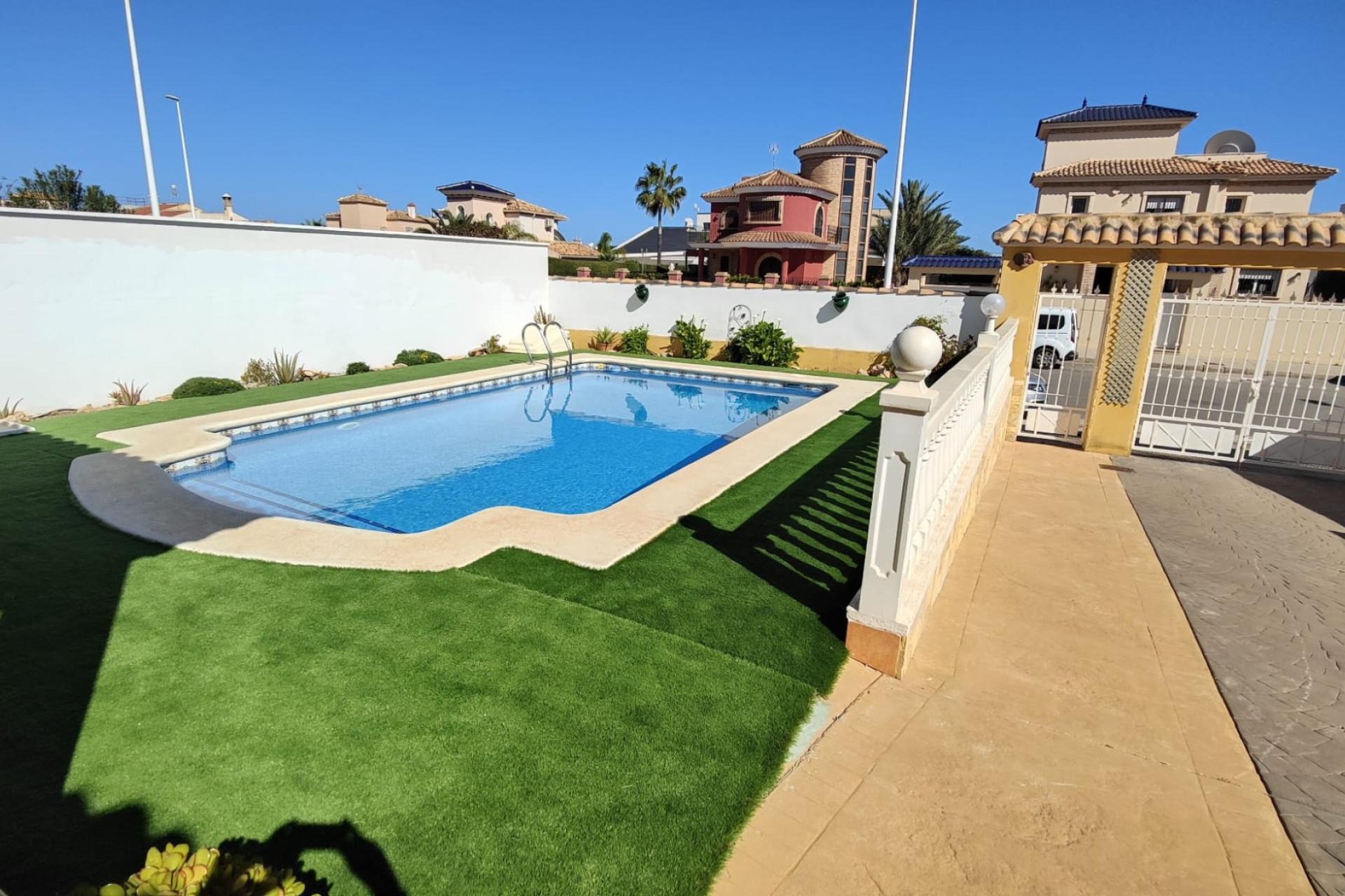 Herverkoop - Villa - Orihuela Costa - La Zenia