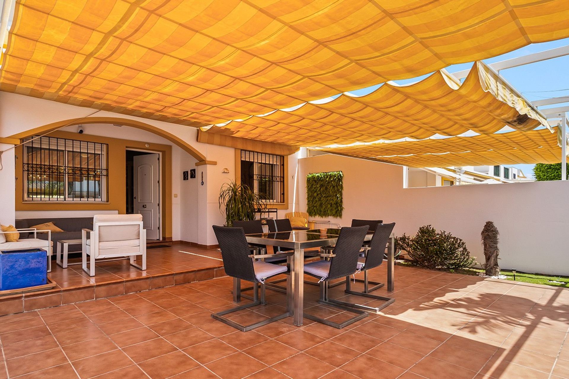 Herverkoop - Villa - Torre de la Horadada - Pueblo Latino