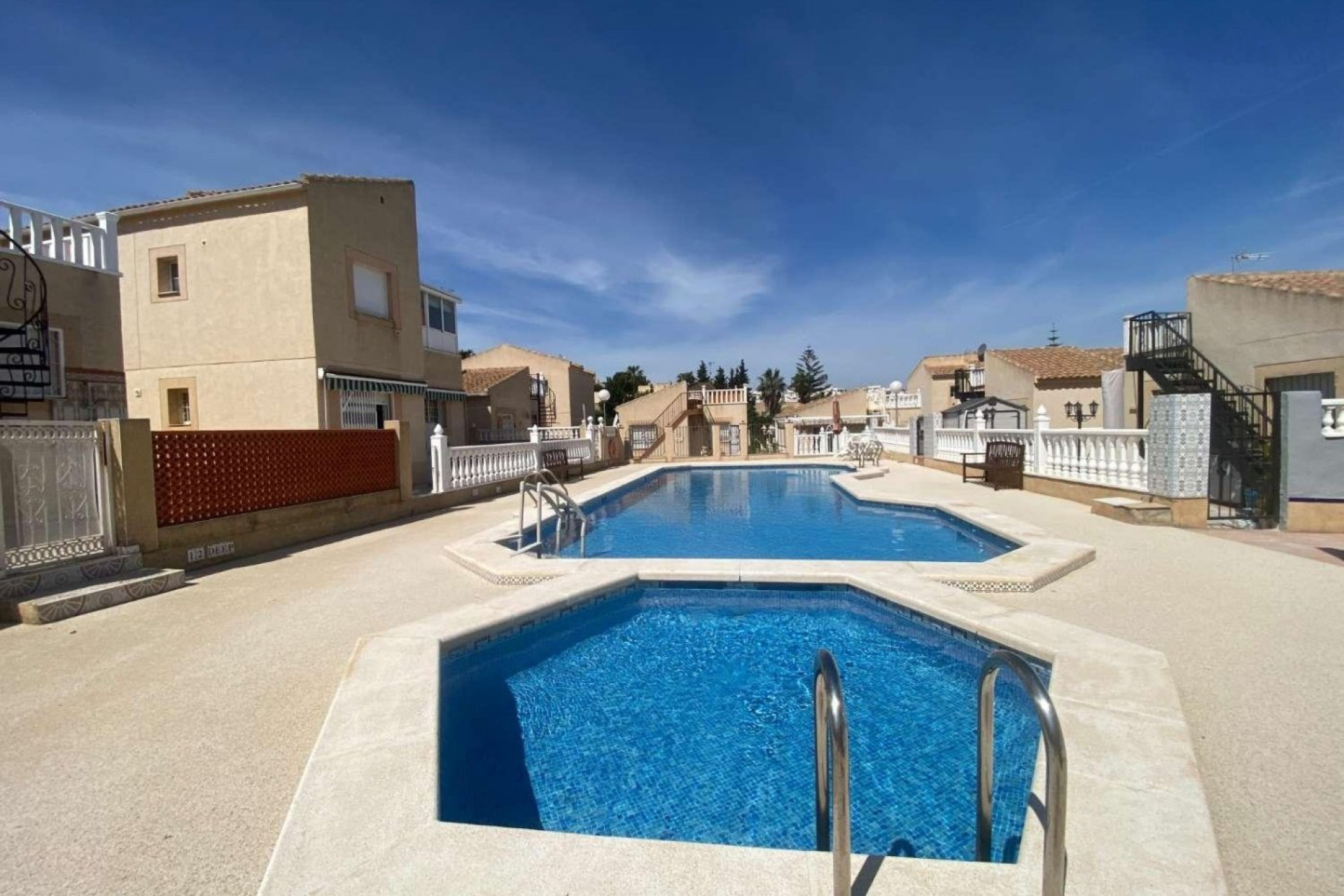 Herverkoop - Villa - Torrevieja - Los Balcones