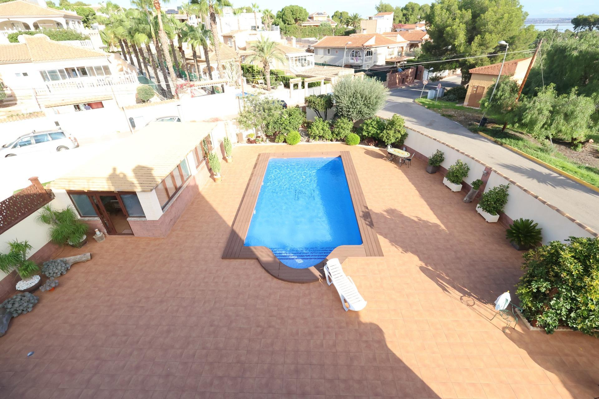 Herverkoop - Villa - Torrevieja - Los Balcones