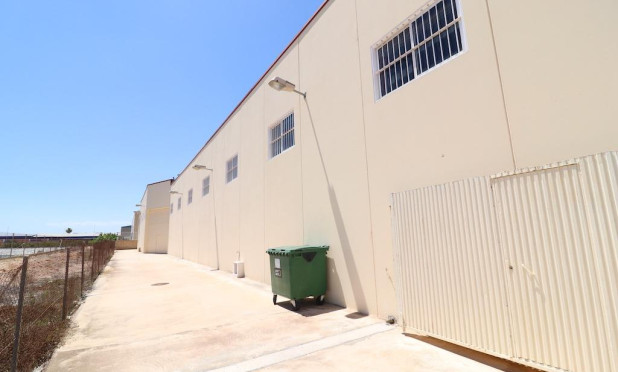 Industrial unit - Herverkoop - Montesinos - Centro