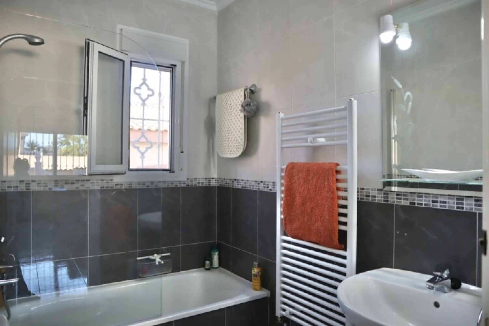 Lange Termijn Verhuur - Finca / Landelijke woning - Rojales - Pueblo