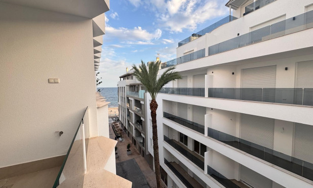 Mieszkanie w bloku - Odsprzedaż - Torrevieja - Playa Los Locos