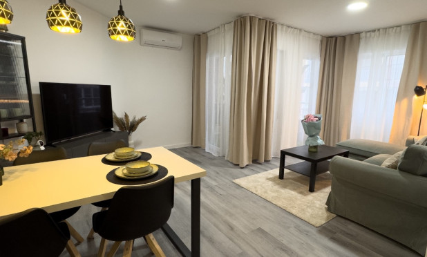 Mieszkanie w bloku - Odsprzedaż - Torrevieja - Torrevieja