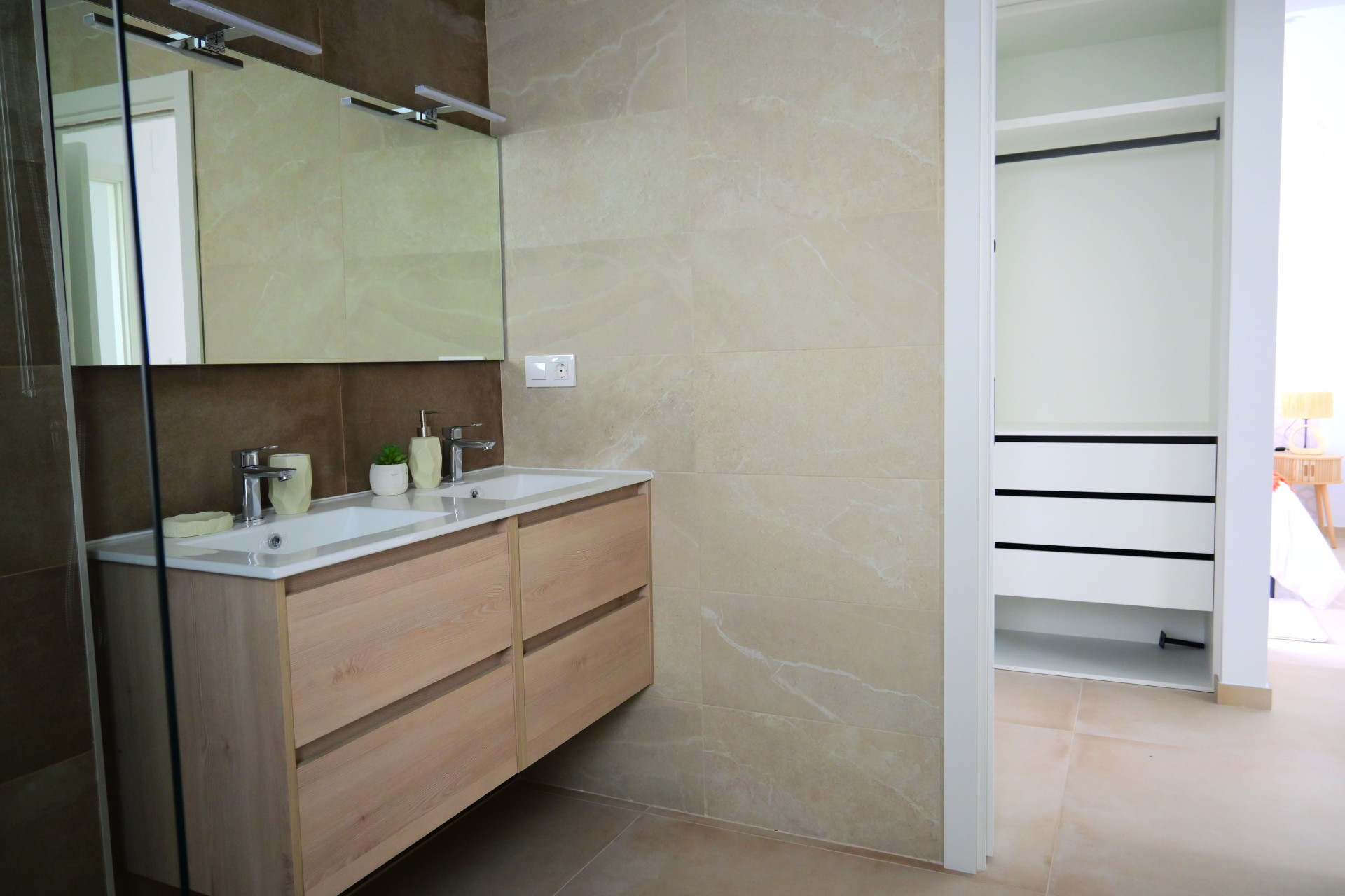 Neue Gebäude - Stadthaus - Dolores