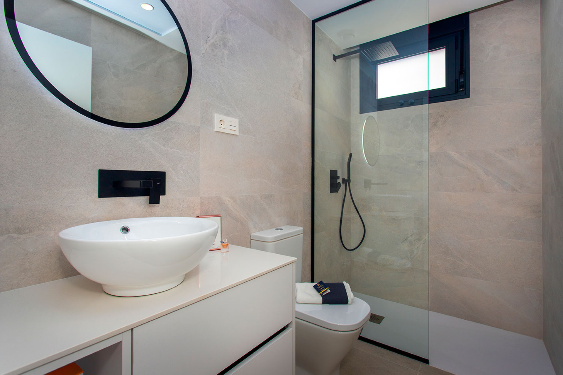 Neue Gebäude - Stadthaus - Sucina