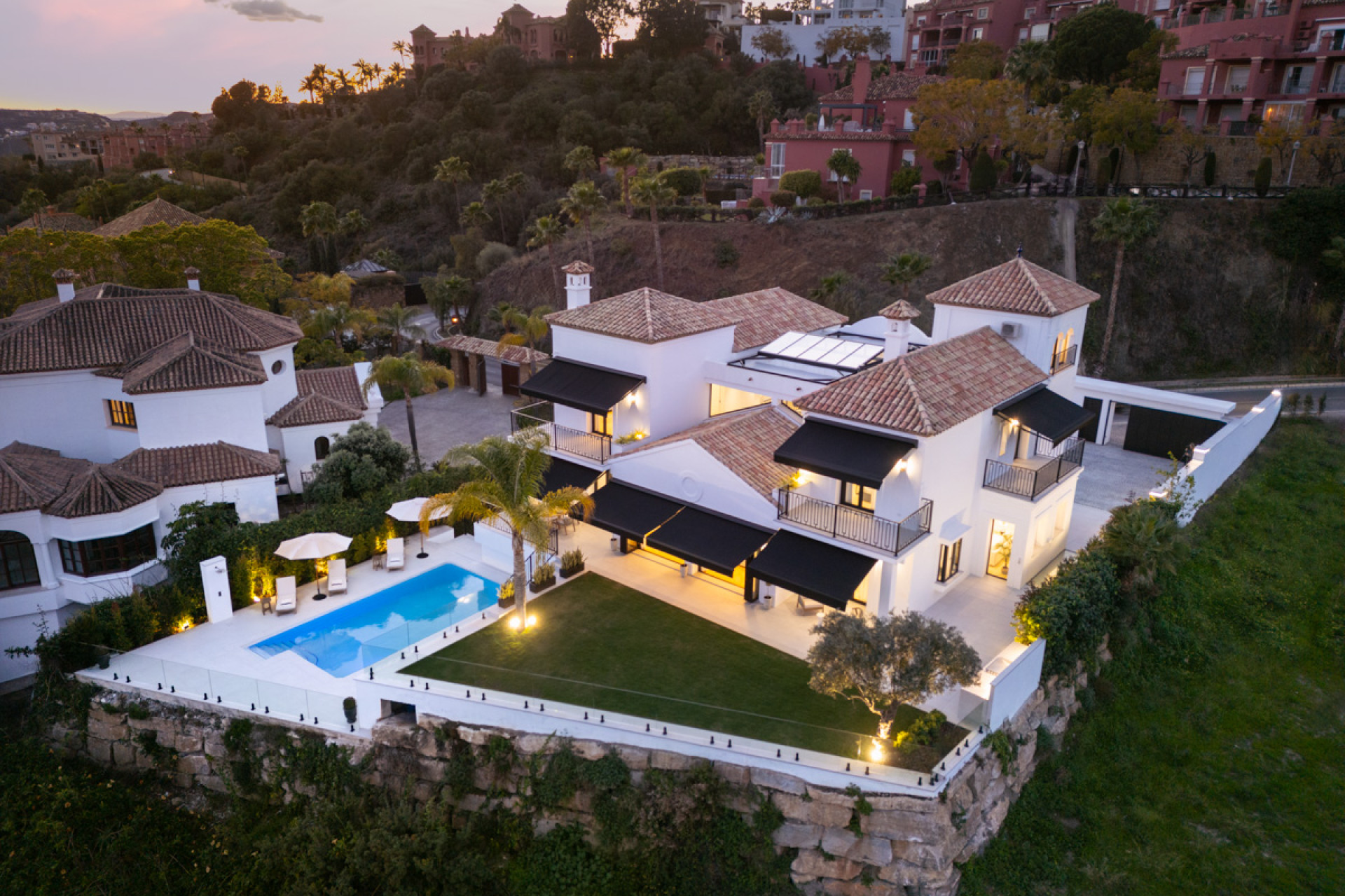 Neue Gebäude - Villa - Benahavis - Benahavís