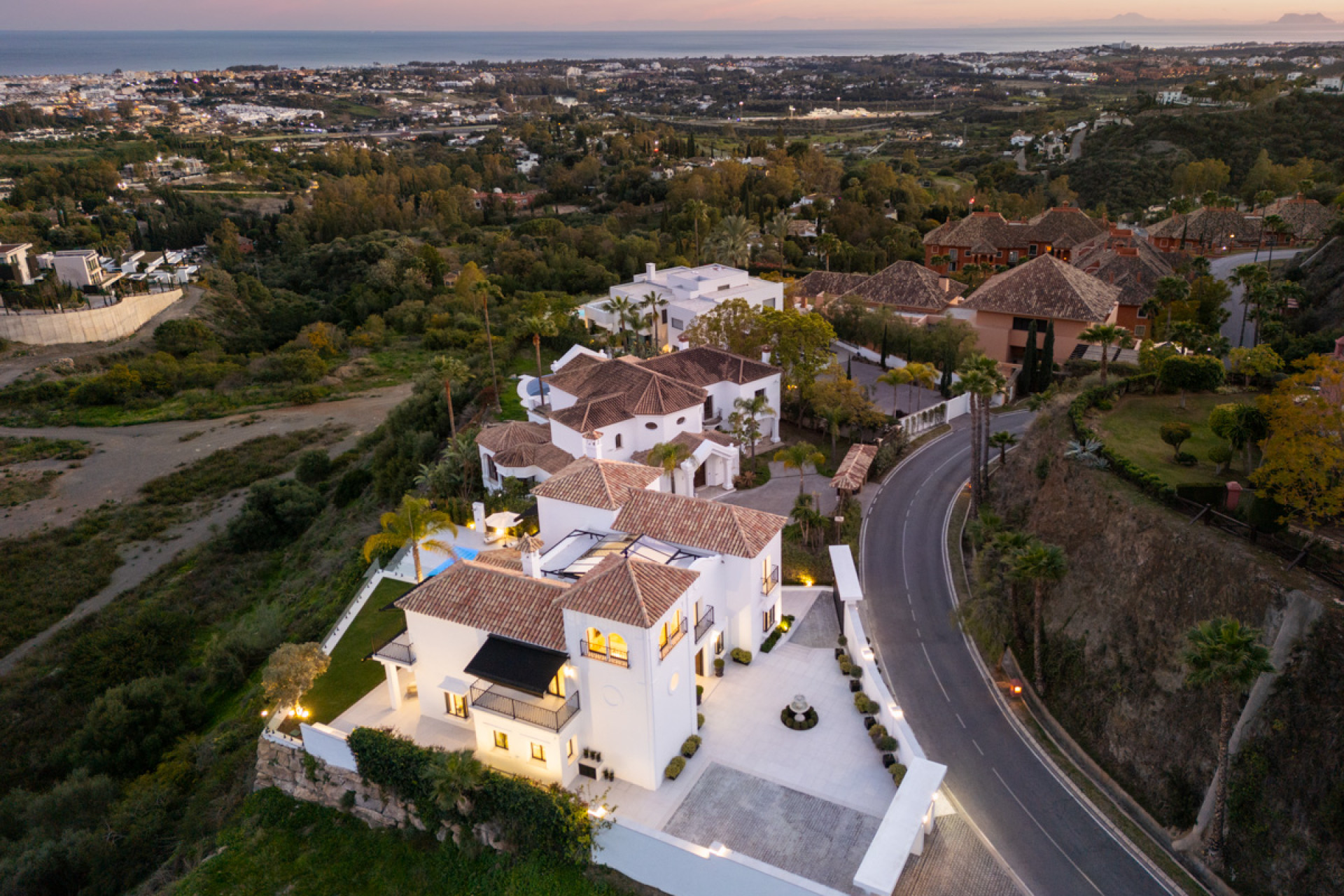 Neue Gebäude - Villa - Benahavis - Benahavís