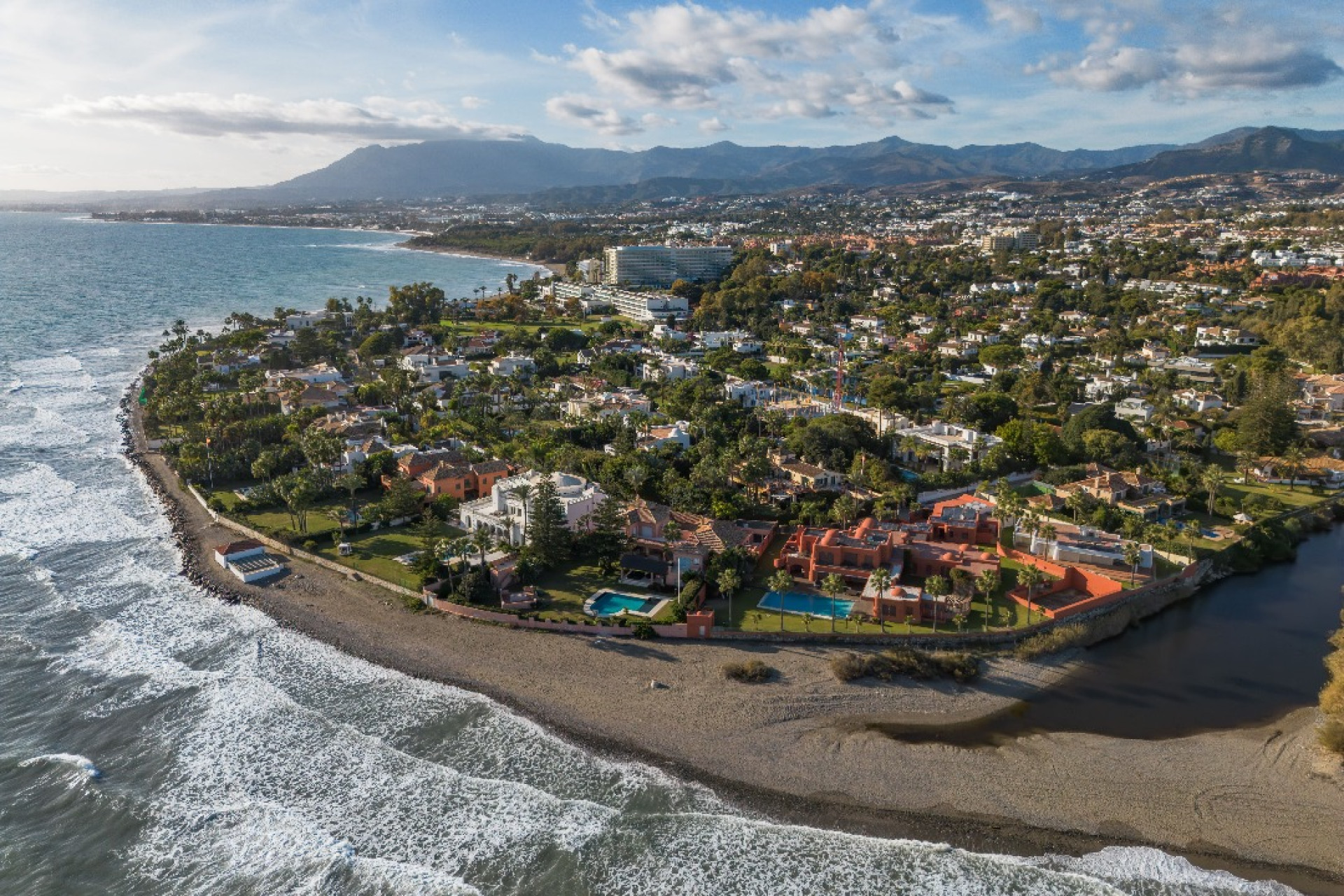 Neue Gebäude - Villa - Estepona