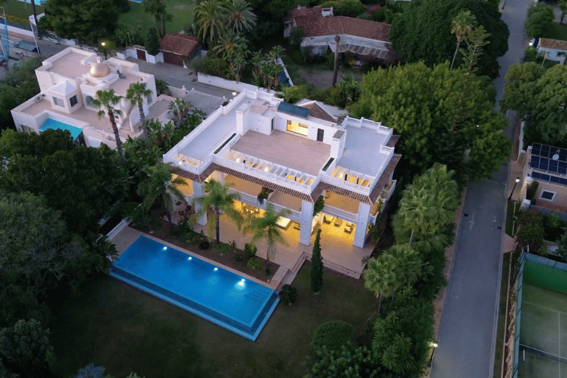 Neue Gebäude - Villa - Estepona