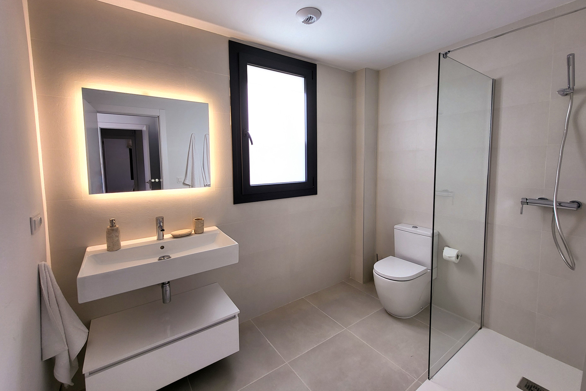 Neue Gebäude - Wohnung - Casares Costa - Casares