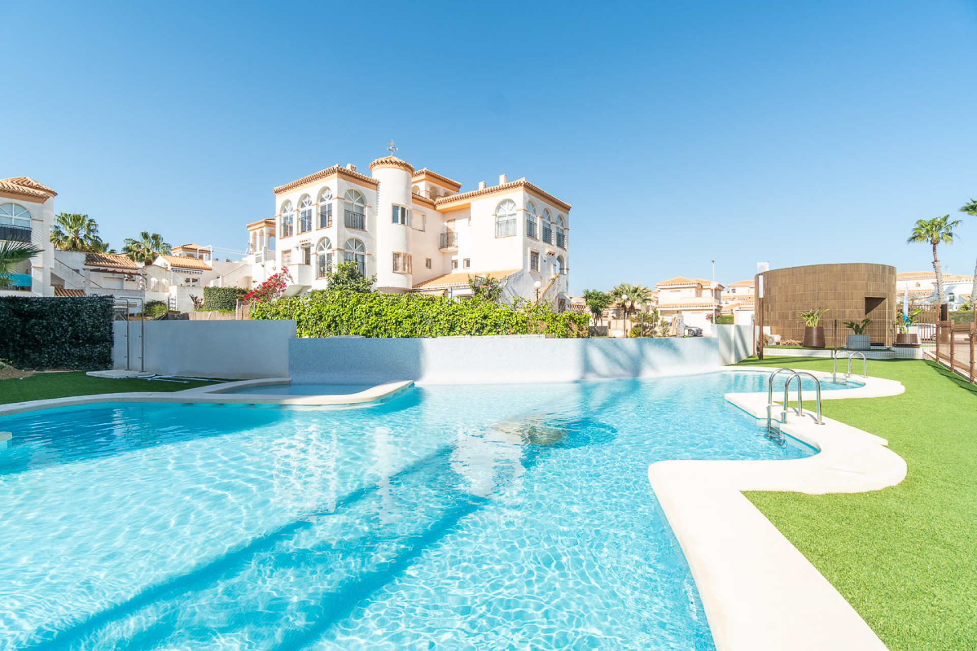 Nowy budynek - Daszek - Orihuela Costa