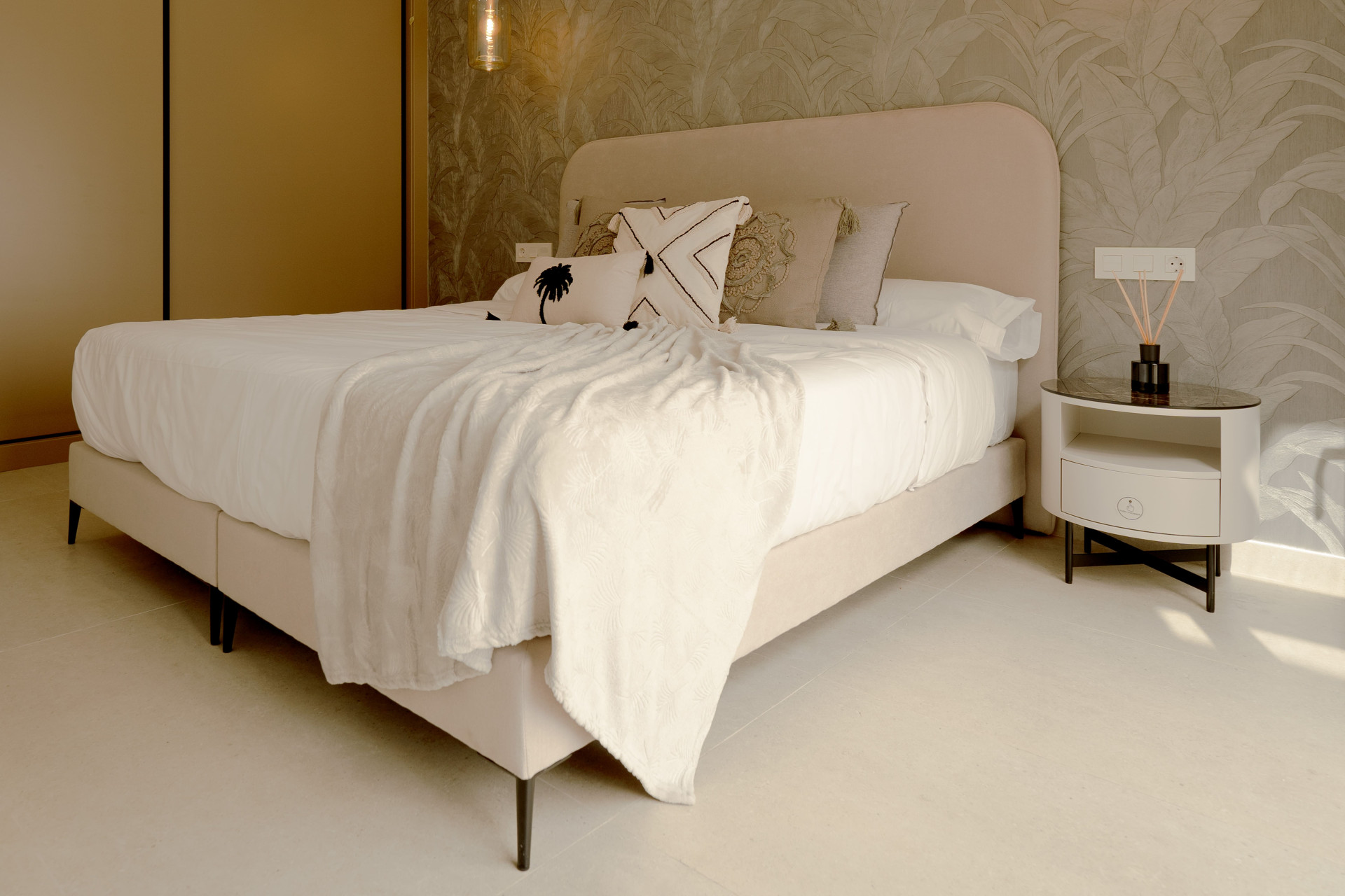 Nowy budynek - Kamienica - Heredades