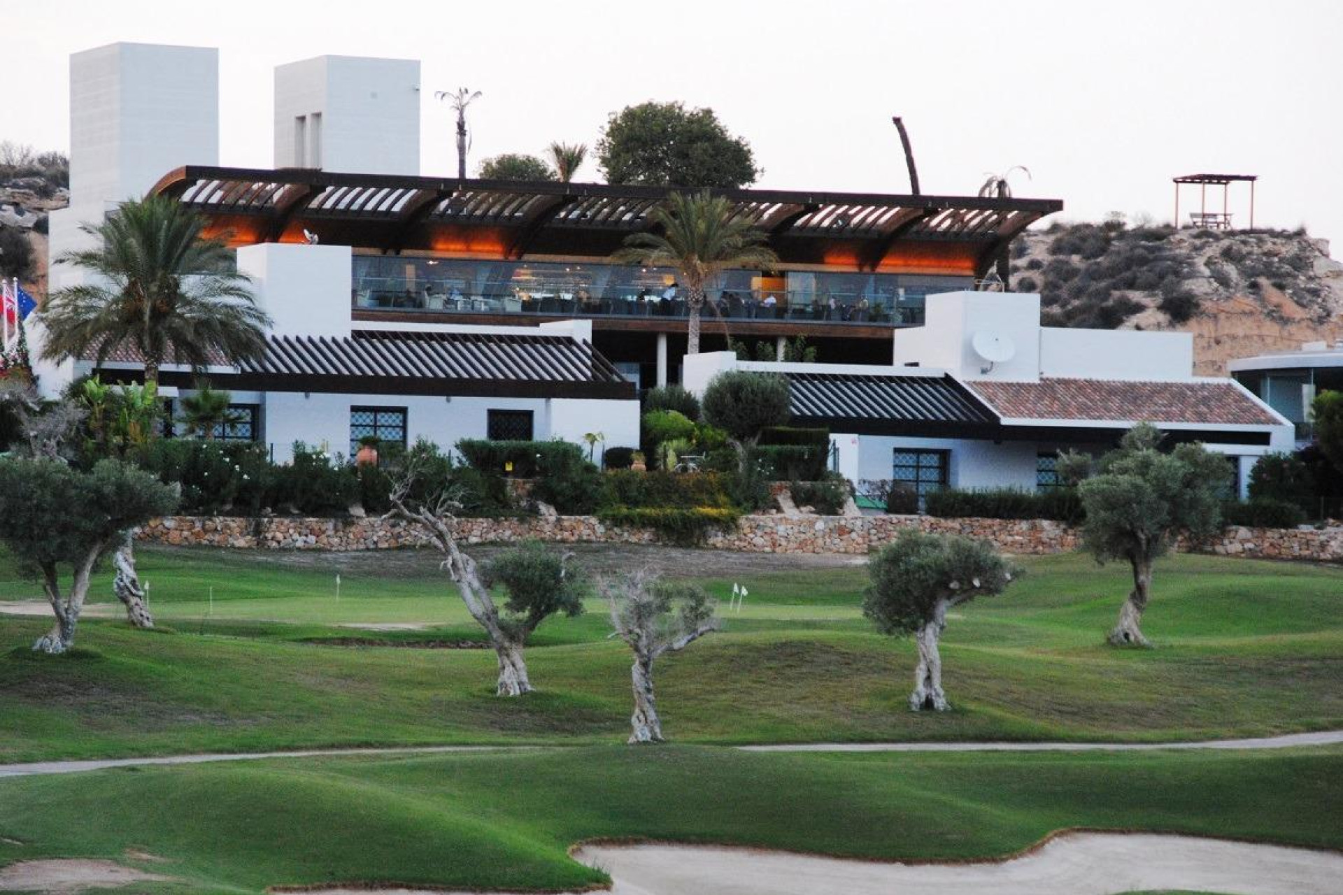Nowy budynek - Kamienica - Peraleja Golf