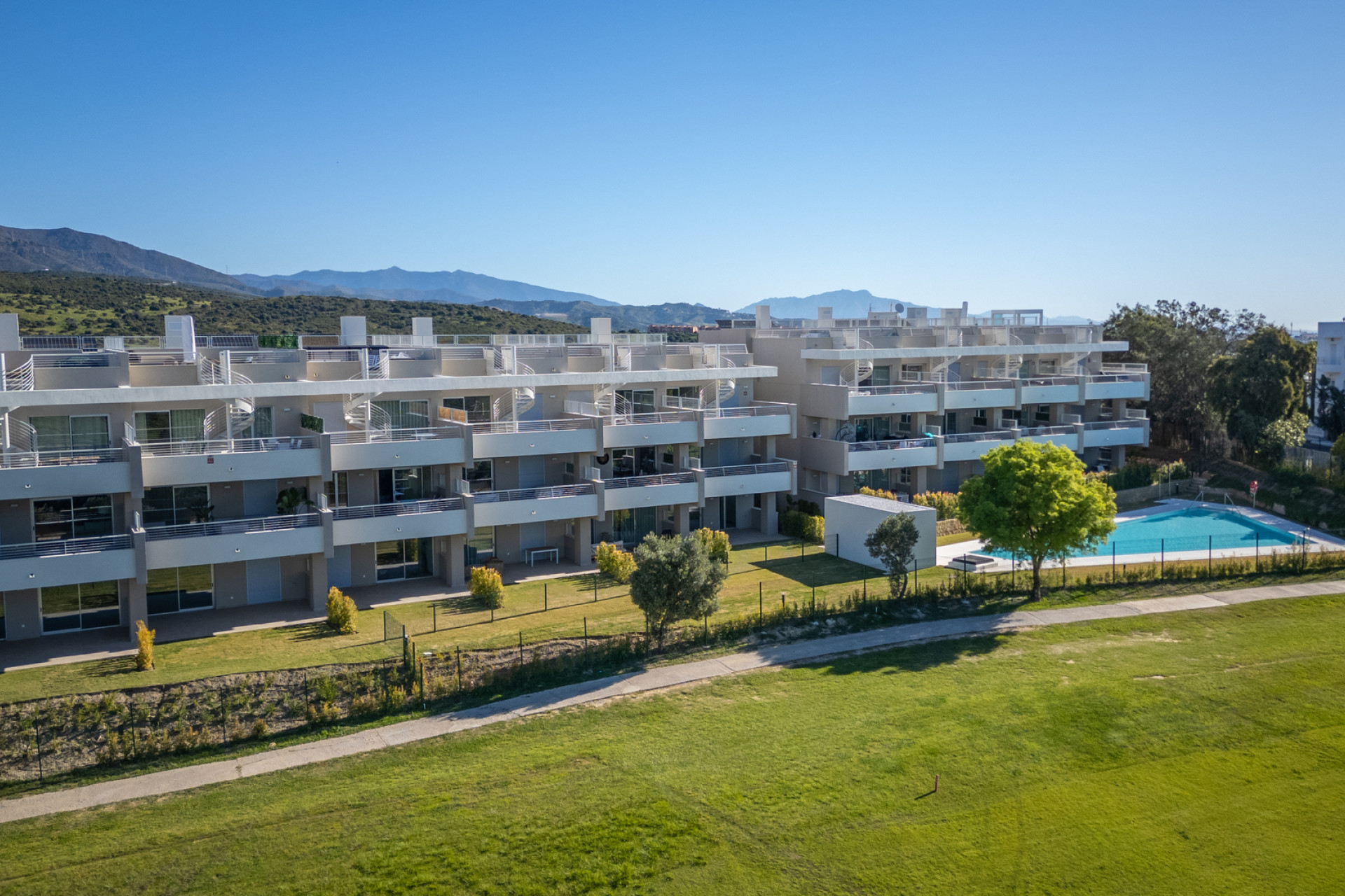 Obra nueva - Apartamento / piso - Estepona