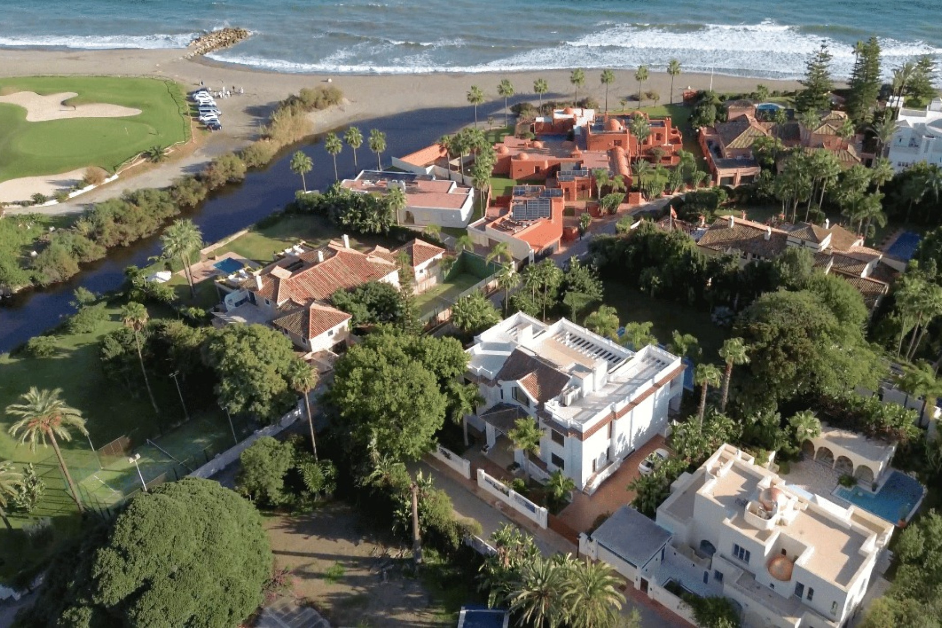 Obra nueva - Villa - Estepona
